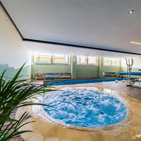 Holiday home In With Jacuzzi *